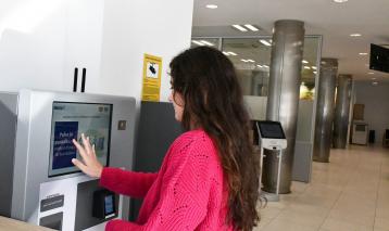 EMACSA llevará la atención digital a las barriadas periféricas con nuevos Quioscos Ciudadanos Digitales
